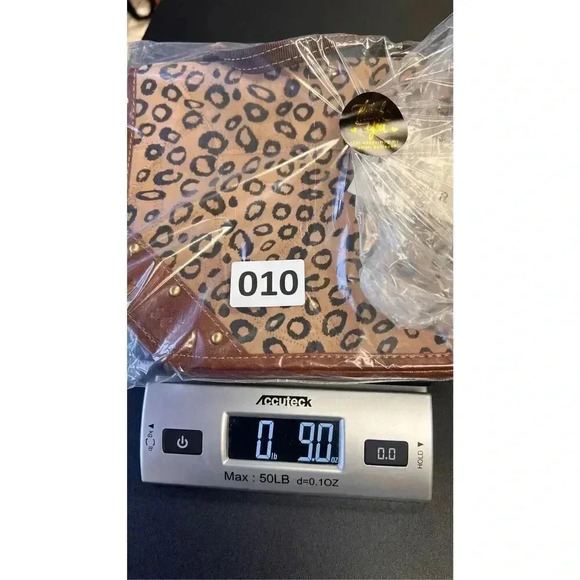 NWT Vaan & Co Womens Brown Casey Cheetah Print Upcycled Leather Crossbody Bag - Picture 14 of 15